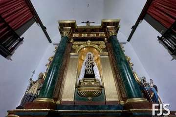 La Virgen del Carmen vuelve a presidir el altar mayor de la iglesia de San Gregorio/Francisco Javier Santana.